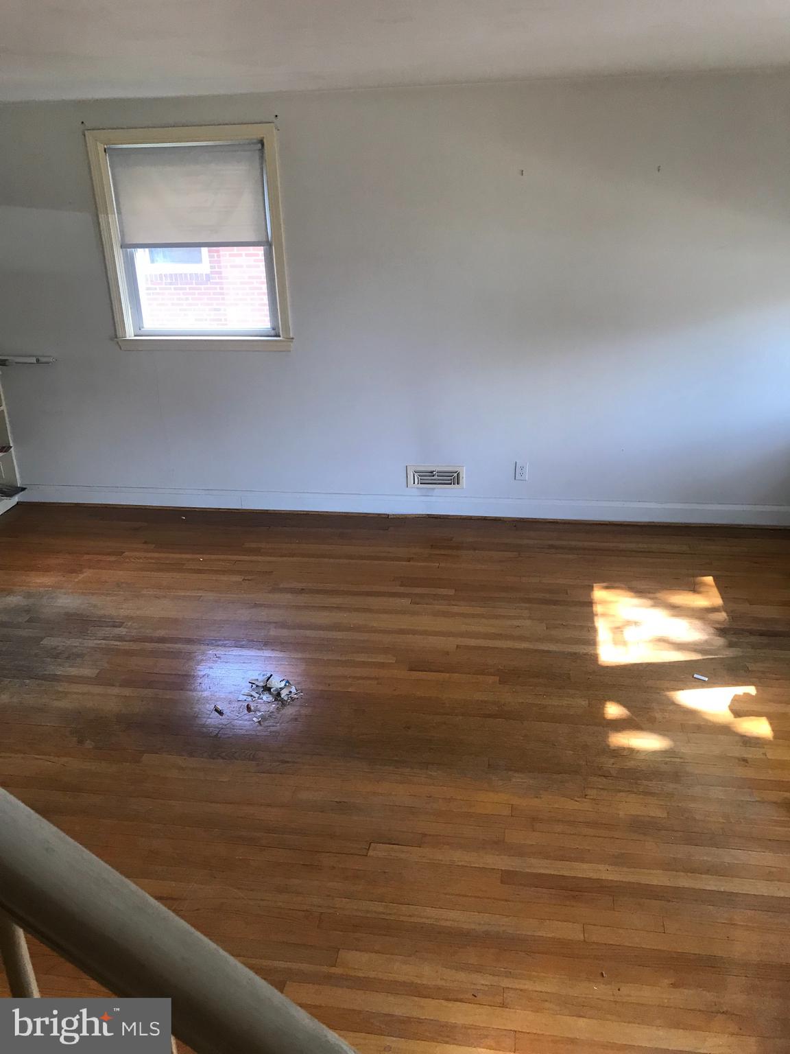1524 Barrett Road Baltimore, MD 21207 - Photo 3 of 5