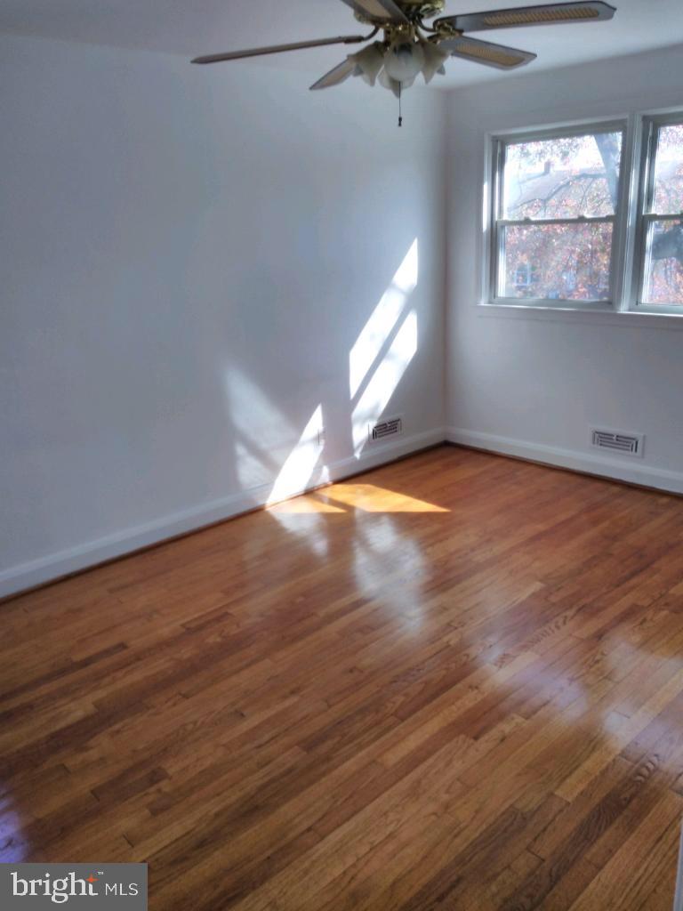 1524 Barrett Road Baltimore, MD 21207 - Photo 5 of 5
