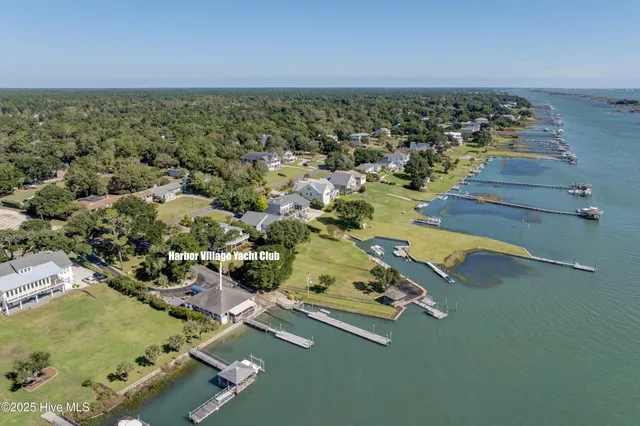 $750,000 | 133 Olde Point Road, Hampstead, NC 28443