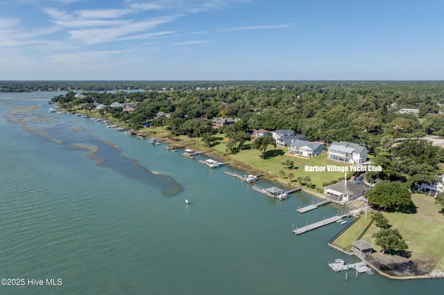 $750,000 | 133 Olde Point Road, Hampstead, NC 28443