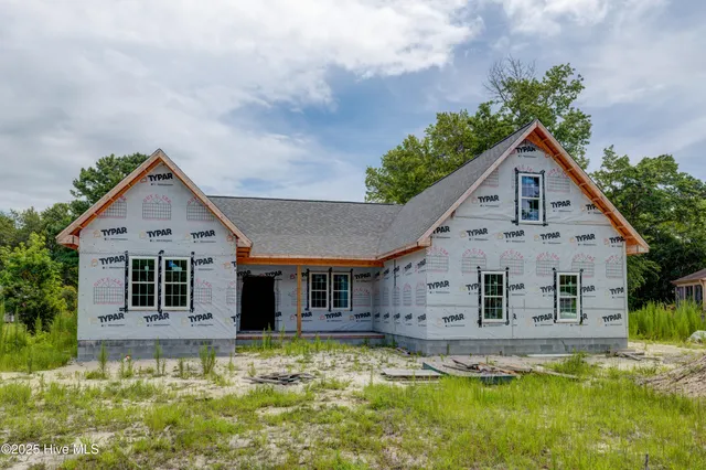 $750,000 | 133 Olde Point Road, Hampstead, NC 28443