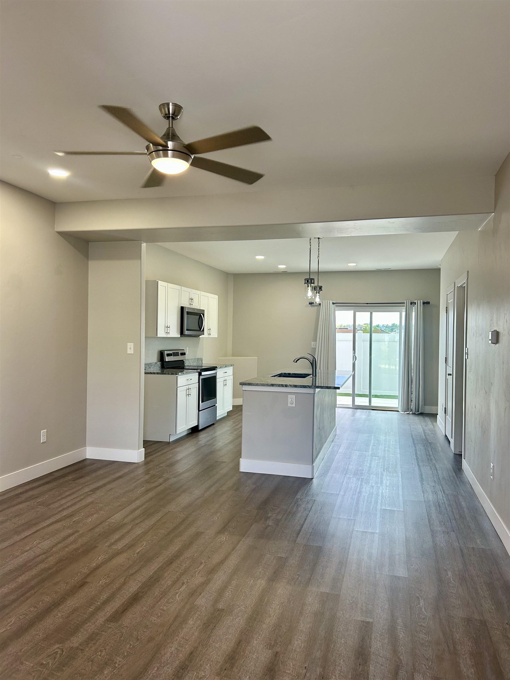 405 Roberts Road Grand Junction, CO 81504 - Photo 5 of 41 Gallery Image 5