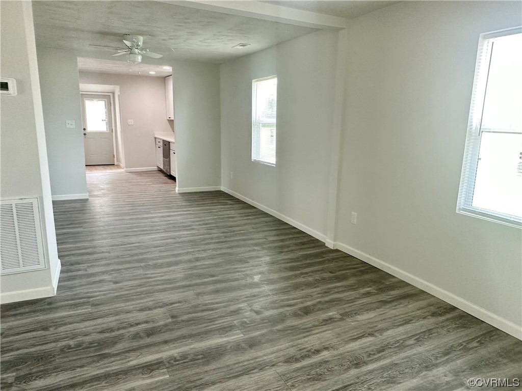 27 Ruth Harris Way Hopewell, VA 23860 - Photo 5 of 24 Gallery Image 5