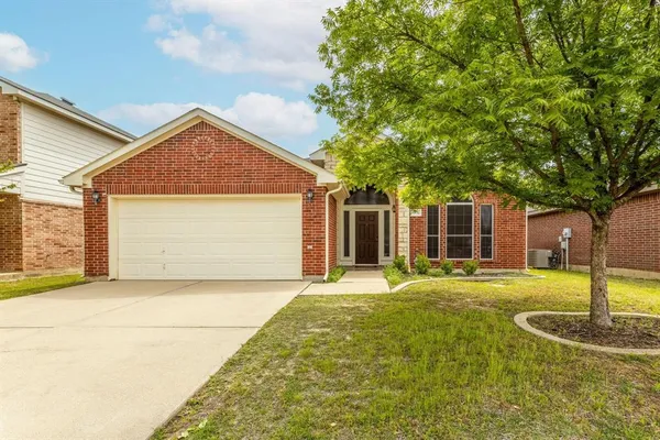 $2,400 | 8832 Stirrup Way, Fort Worth, TX 76244