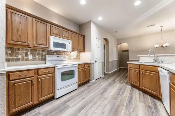 $2,400 | 8832 Stirrup Way, Fort Worth, TX 76244