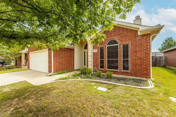 $2,400 | 8832 Stirrup Way, Fort Worth, TX 76244