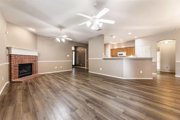 $2,400 | 8832 Stirrup Way, Fort Worth, TX 76244