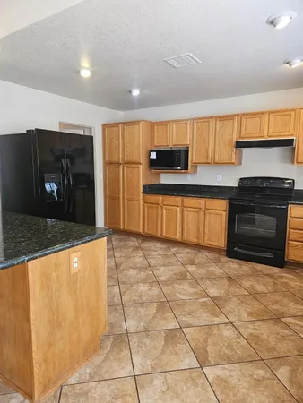 $2,200 | 3636 Kalispell Avenue, Sierra Vista, AZ 85650