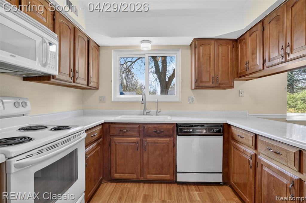 36365 Six Mile Road Livonia, MI 48152 - Photo 11 of 32