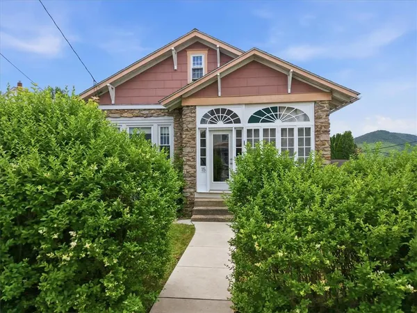 $275,000 | 15 West 9th Street, Jim Thorpe, PA 18229