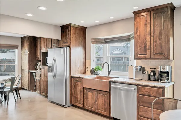 $2,300 | 901 Oakcrest Circle, Cedar Park, TX 78613