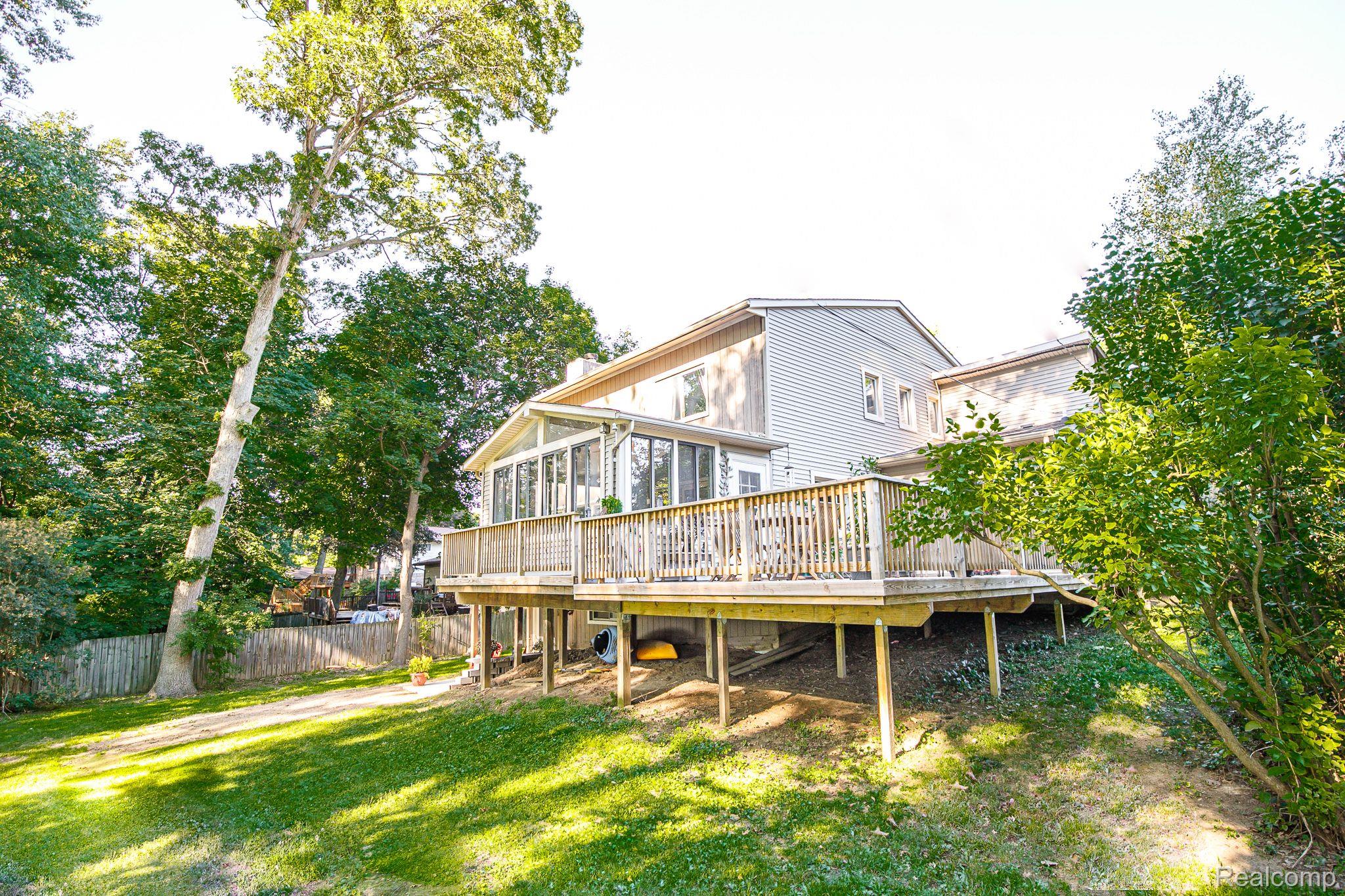 2185 Fortress Road Waterford, MI 48329 - Photo 45 of 49 Gallery Image 45