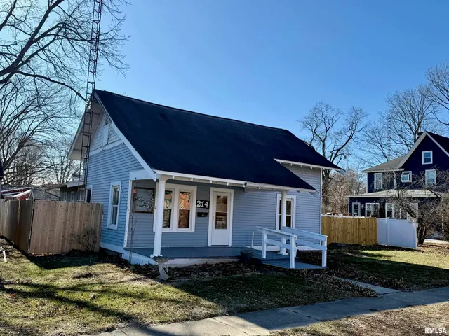 $94,500 | 214 East Taylor Street, Petersburg, IL 62675