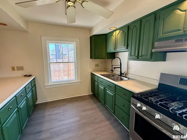 $94,500 | 214 East Taylor Street, Petersburg, IL 62675