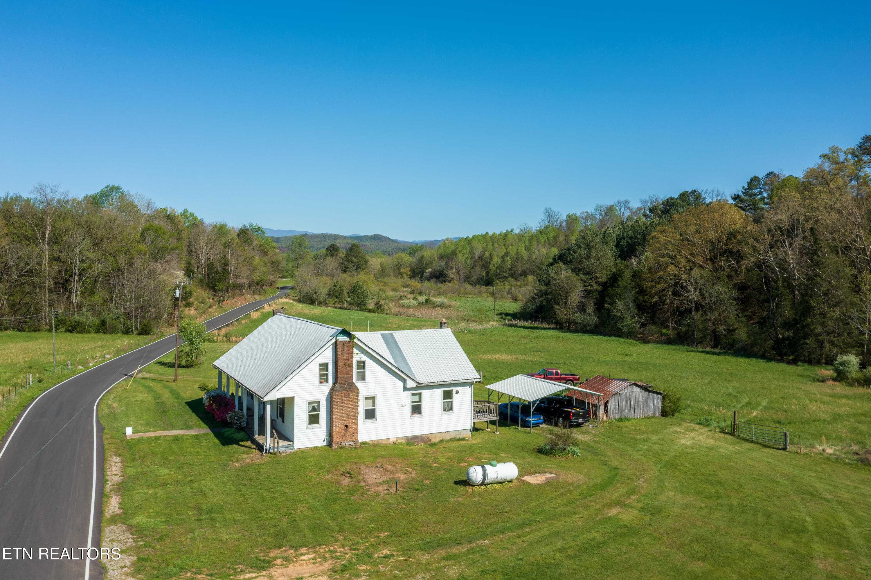 285 New Providence Road Tellico Plains, TN 37385 - Photo 45 of 45 homesandvideos aerials-11394