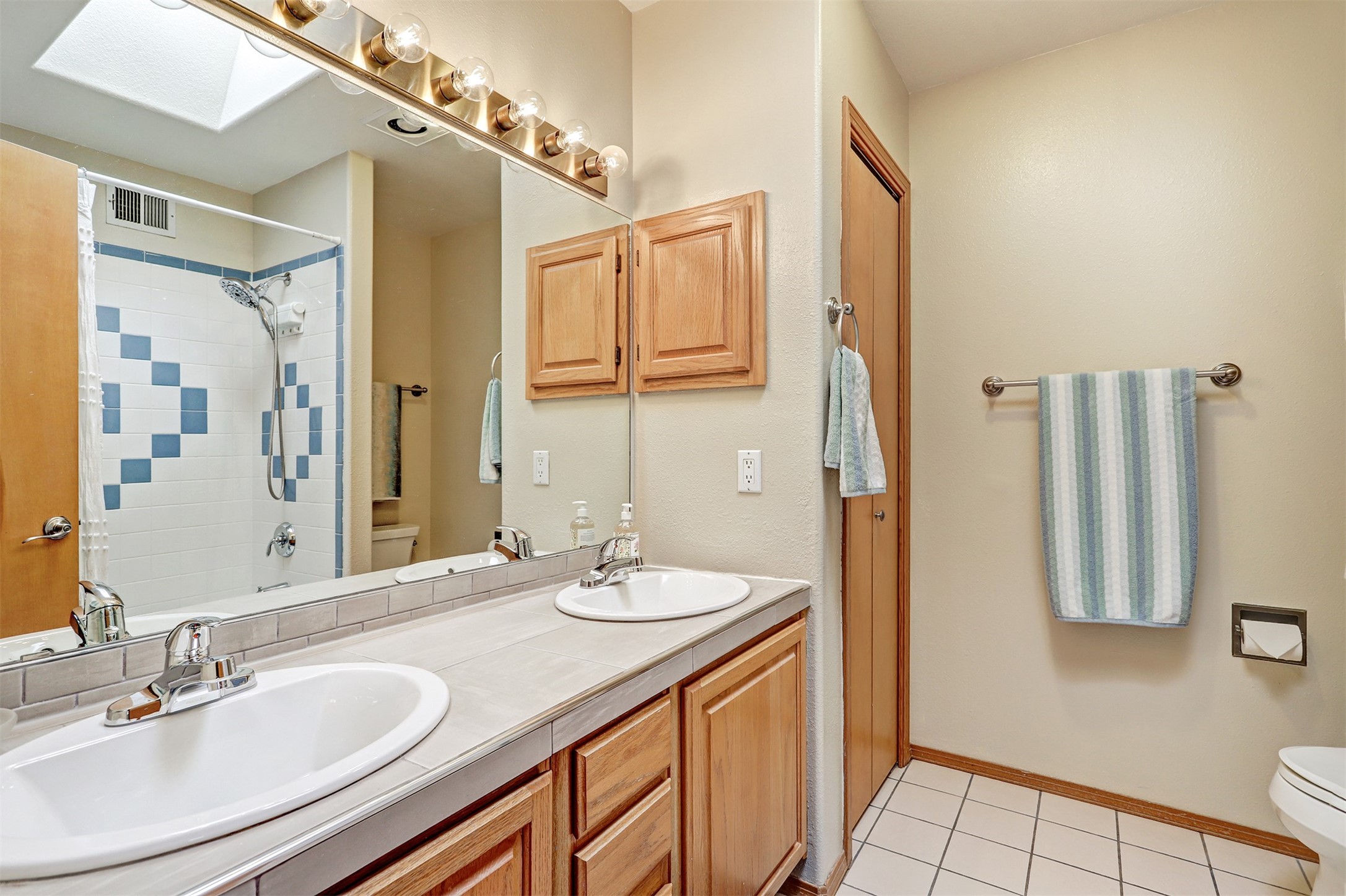 10 Carlito Road Santa Fe, NM 87508 - Photo 15 of 32 Second bathroom