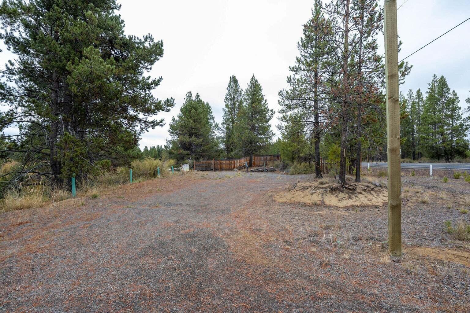 54735 Huntington Road Bend, OR 97707 - Photo 8 of 13