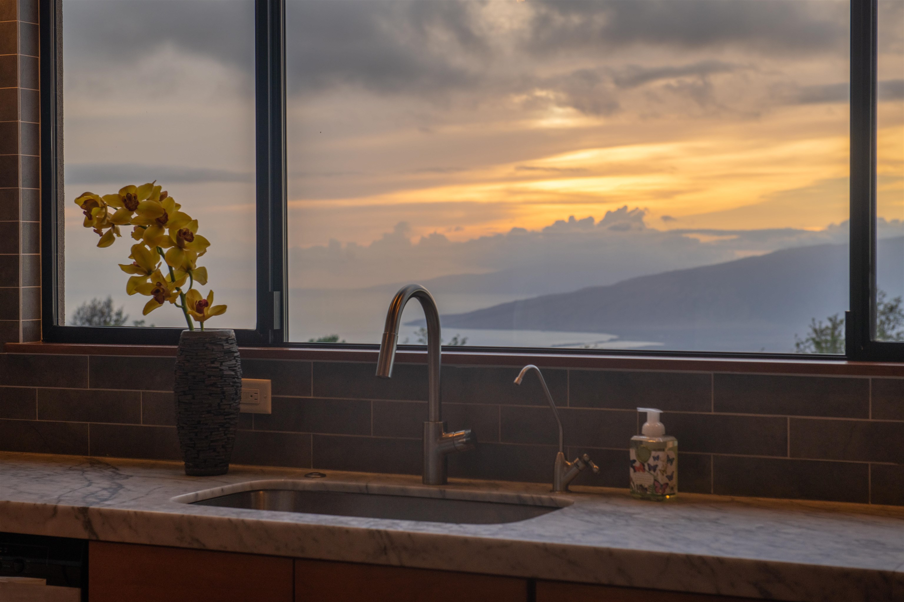 320 Lower Kimo Drive Kula, HI 96790 - Photo 2 of 27