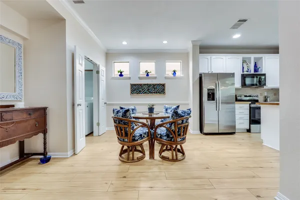 $575,000 | 1303 Cuernavaca Drive North, Unit B, Austin, TX 78733