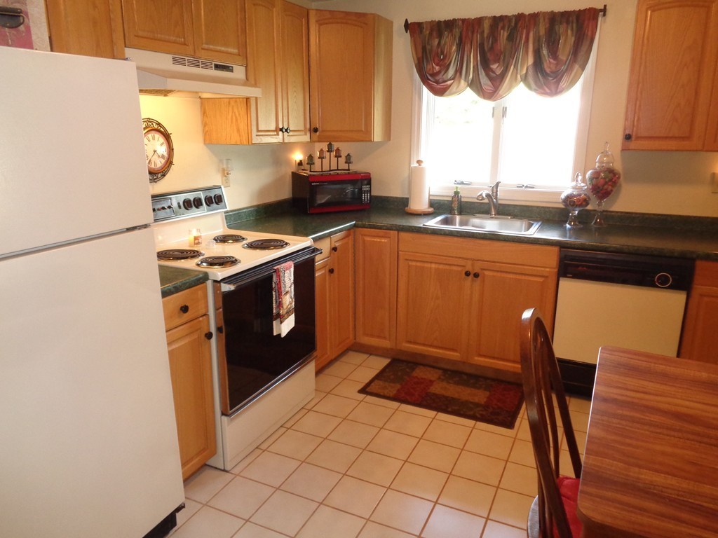 5 Grove Street Danvers, MA 01923 - Photo 3 of 30 Gallery Image 3