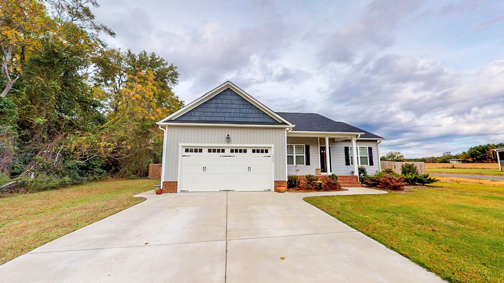 1406 River Run Road Selma, NC 27576 - Photo 5 of 38 Gallery Image 5
