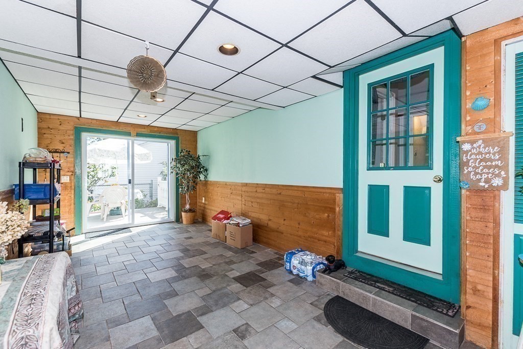 110 New Road East Providence, RI 02916 - Photo 14 of 38 Gallery Image 14