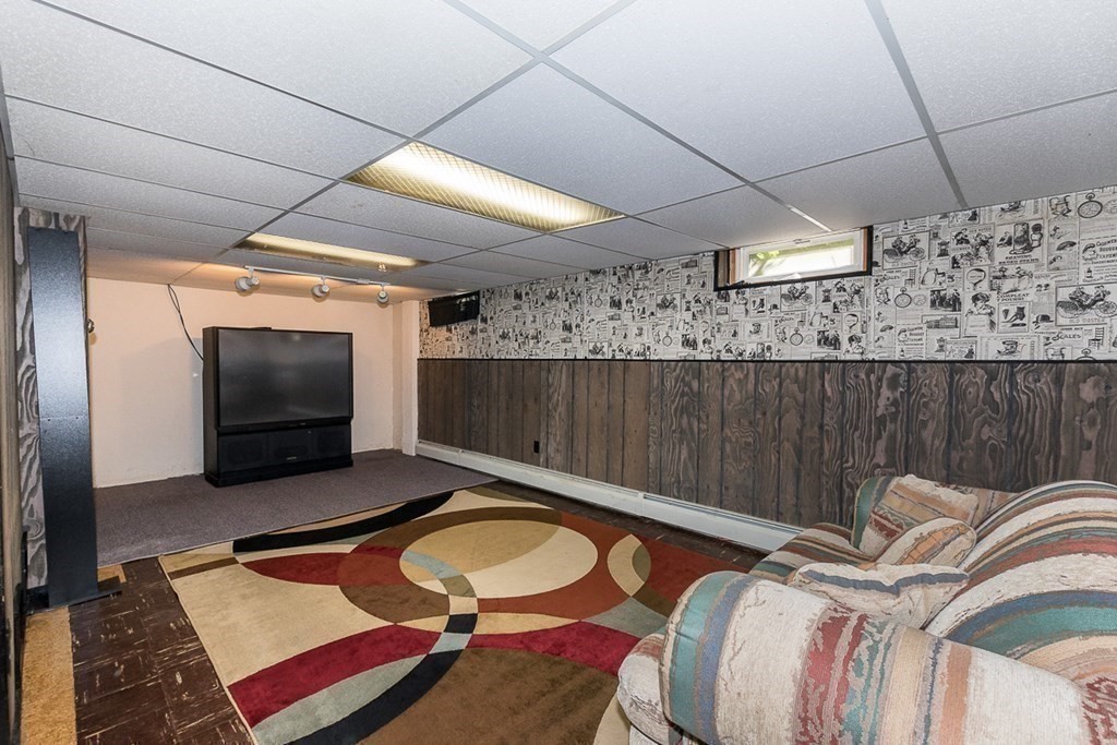 110 New Road East Providence, RI 02916 - Photo 32 of 38 Gallery Image 32