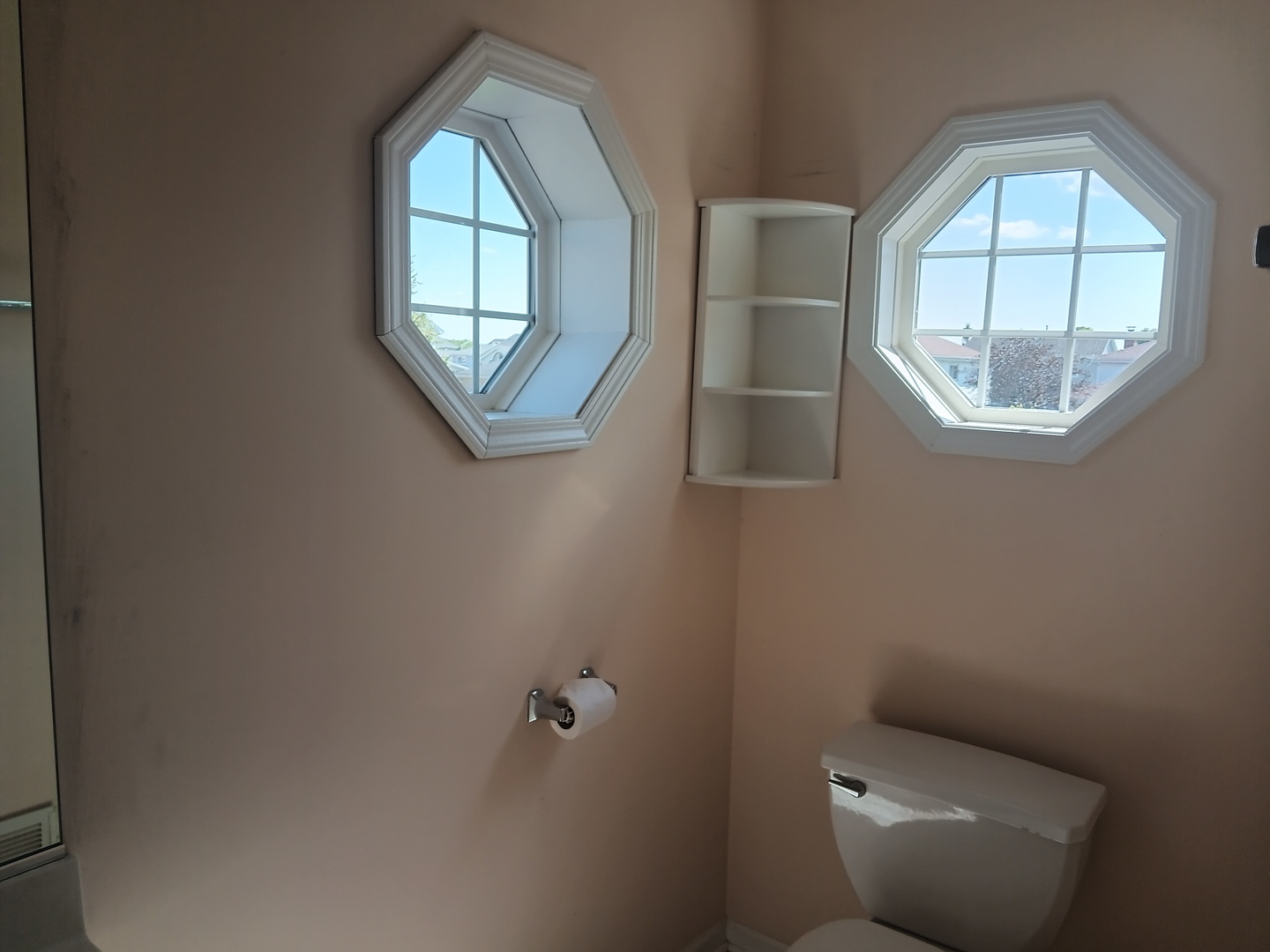 410 Highland Road Matteson, IL 60443 - Photo 13 of 27 an empty room with a window