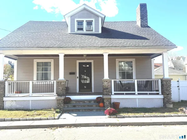 $395,000 | 16 Holbrook Court, Ansonia, CT 06401