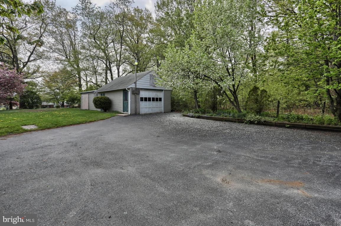 342 Yeagley Road Myerstown, PA 17067 - Photo 7 of 28 Gallery Image 7