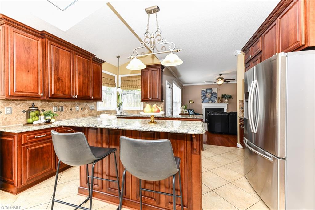 6102 High View Road Greensboro, NC 27410 - Photo 8 of 28 Gallery Image 8