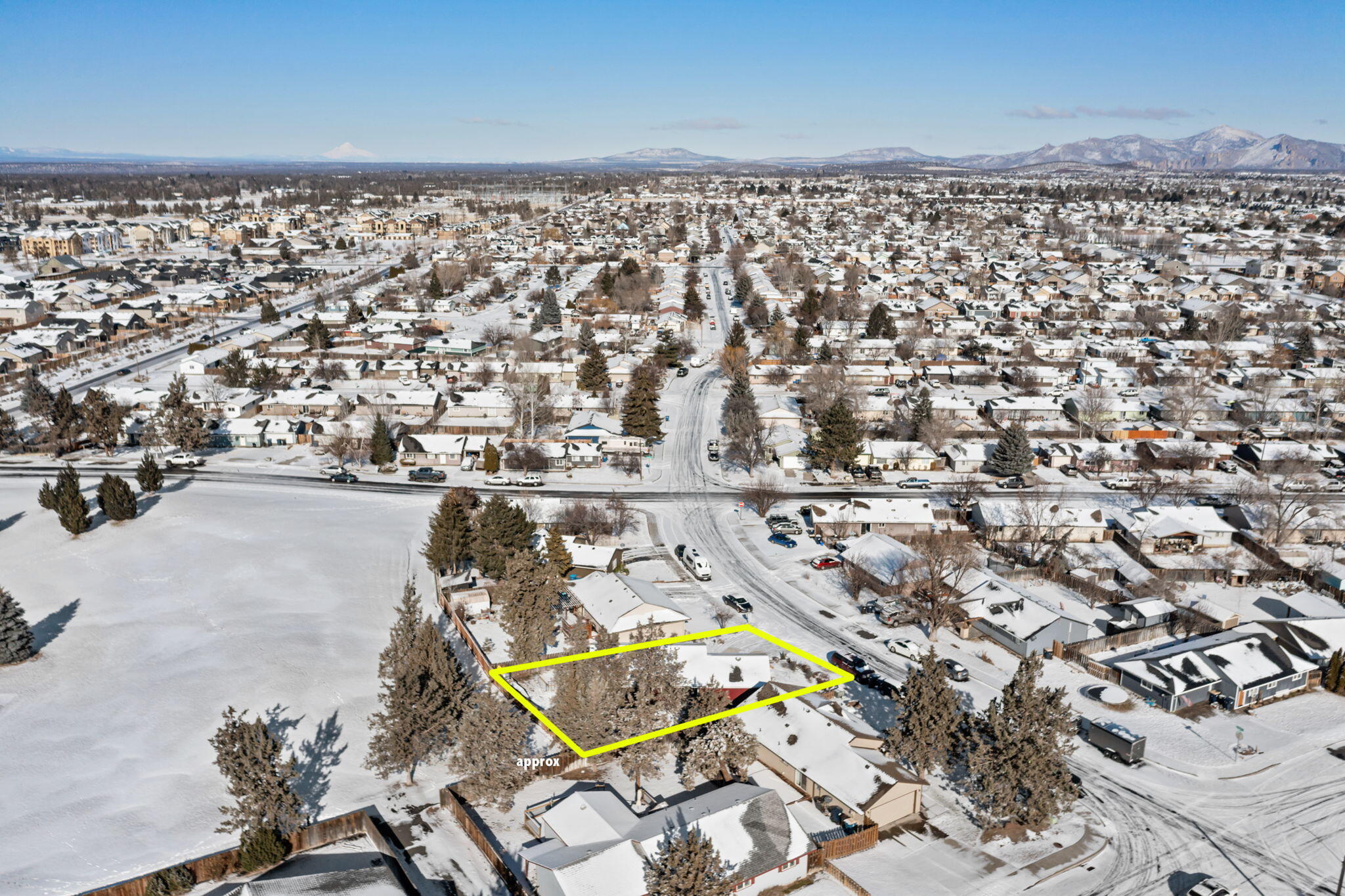 1947 Southwest 33rd Street Redmond, OR 97756 - Photo 22 of 24 2023_01_29_1947_sw_33rd_st_rdm-32