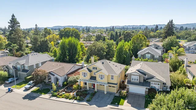 $1,275,000 | 127 Old Vine Way, Napa, CA 94558