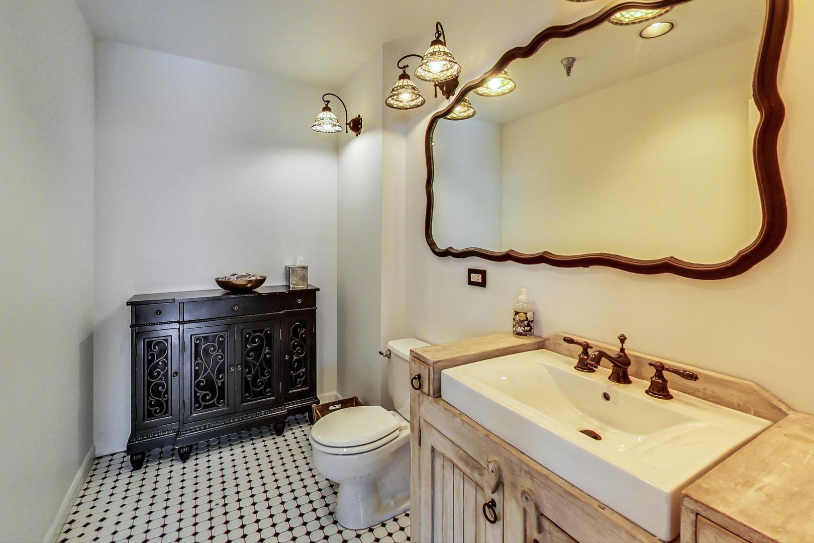 312 North May Street, Unit 5A Chicago, IL 60607 - Photo 19 of 36