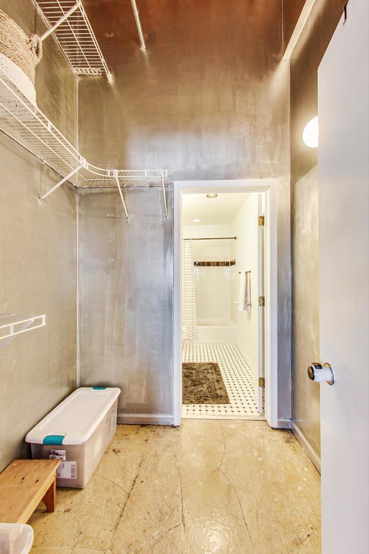 312 North May Street, Unit 5A Chicago, IL 60607 - Photo 27 of 36