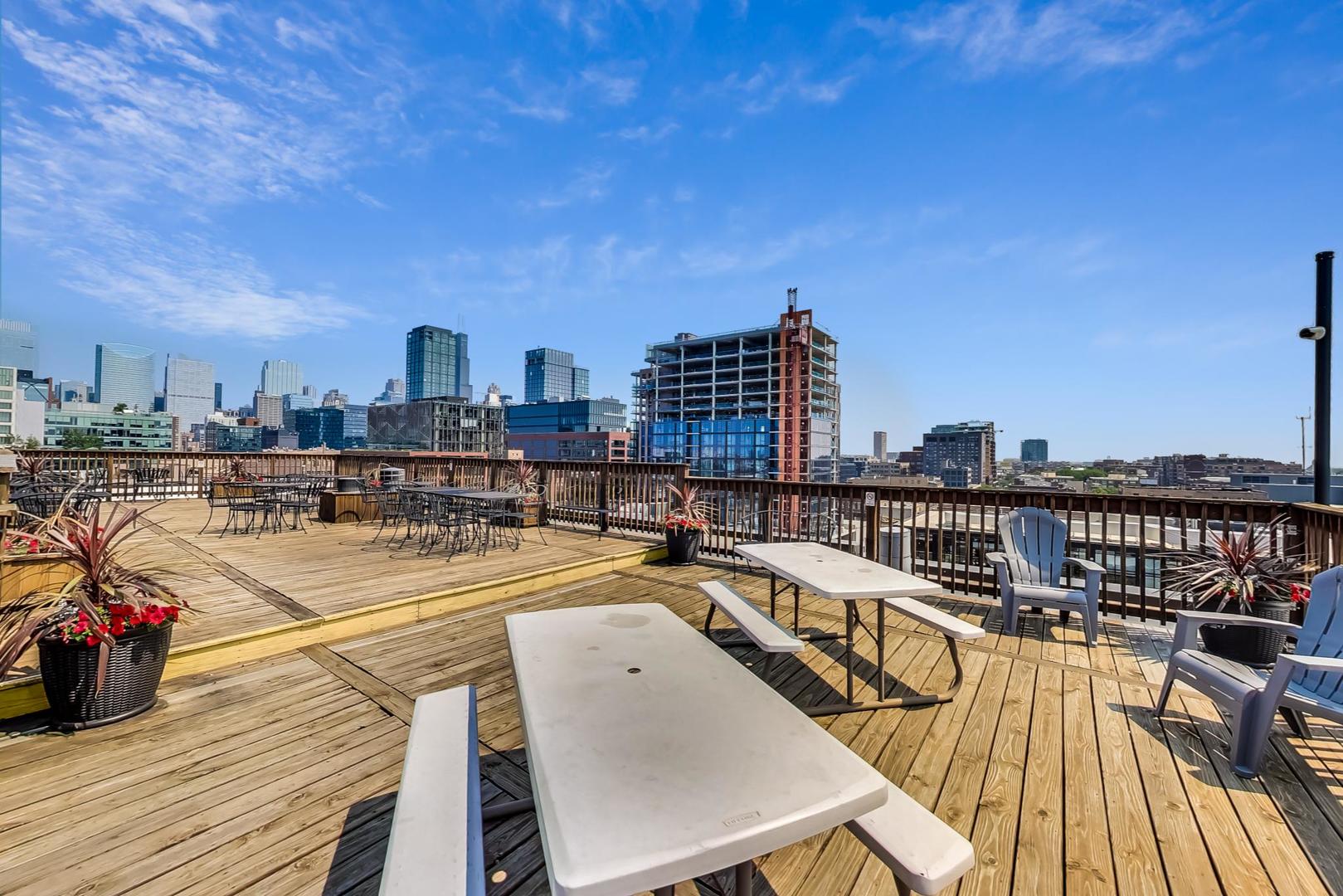 312 North May Street, Unit 5A Chicago, IL 60607 - Photo 32 of 36