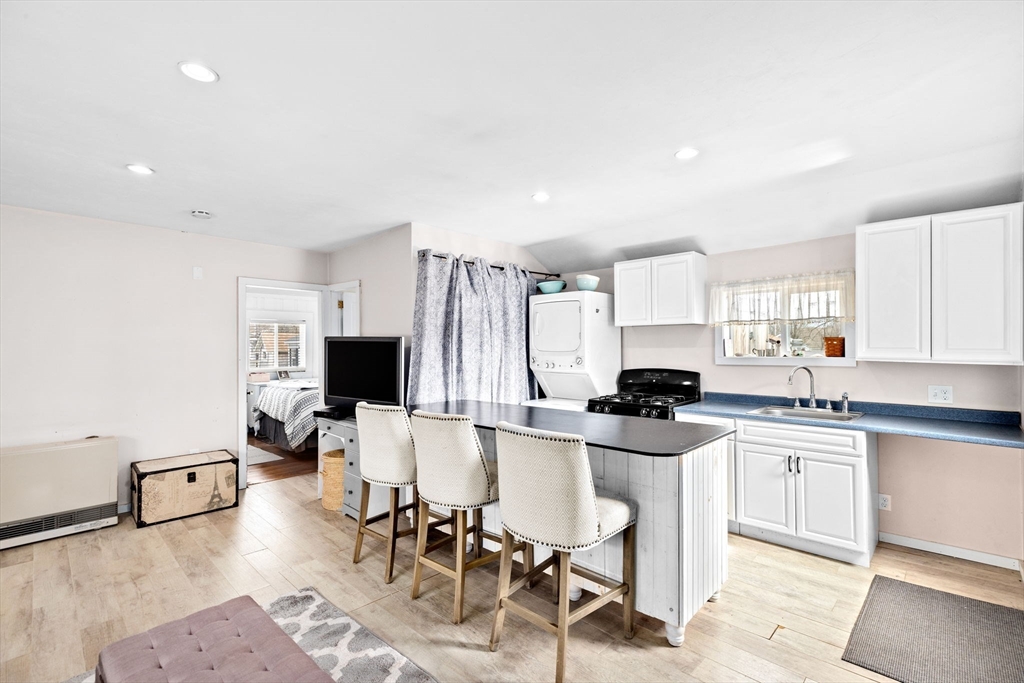 125 R Careswell Street Marshfield, MA 02050 - Photo 3 of 19 Gallery Image 3