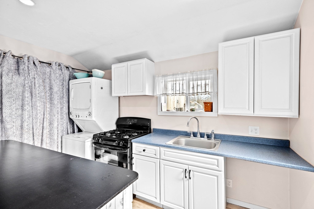 125 R Careswell Street Marshfield, MA 02050 - Photo 4 of 19 Gallery Image 4