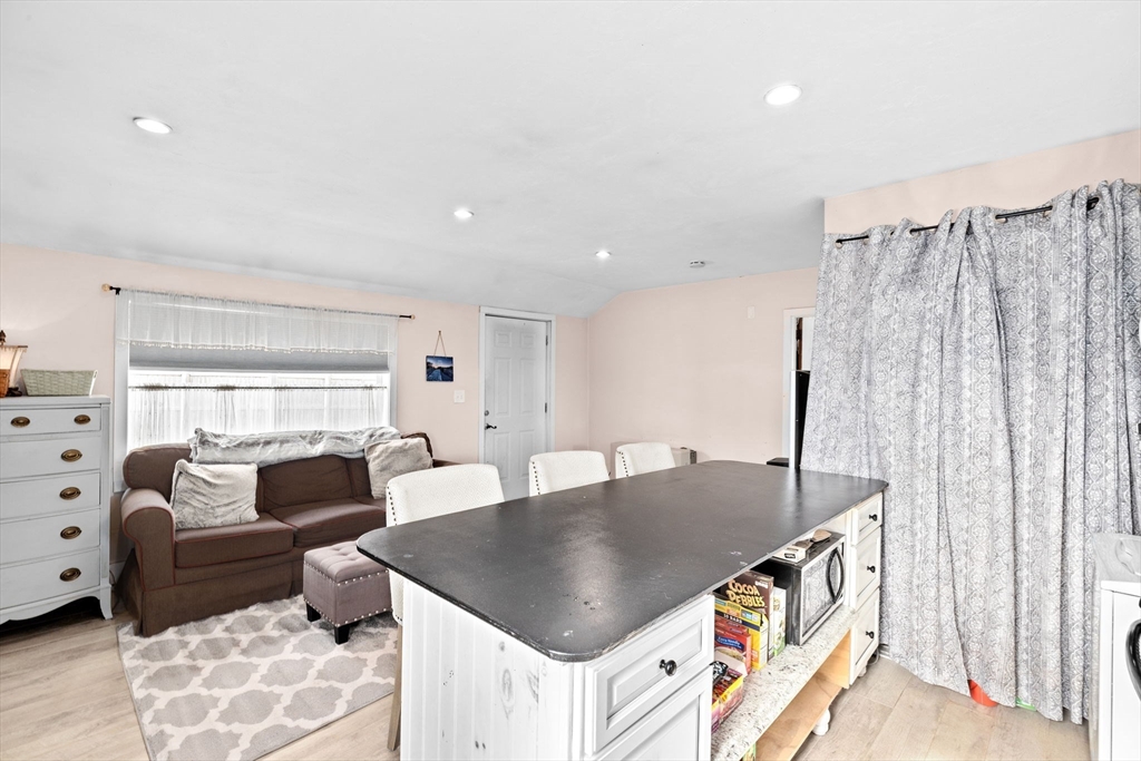 125 R Careswell Street Marshfield, MA 02050 - Photo 6 of 19 Gallery Image 6