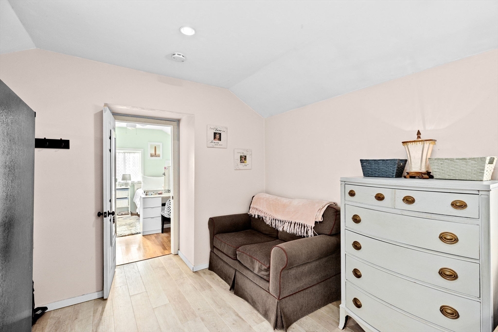 125 R Careswell Street Marshfield, MA 02050 - Photo 9 of 19 Gallery Image 9