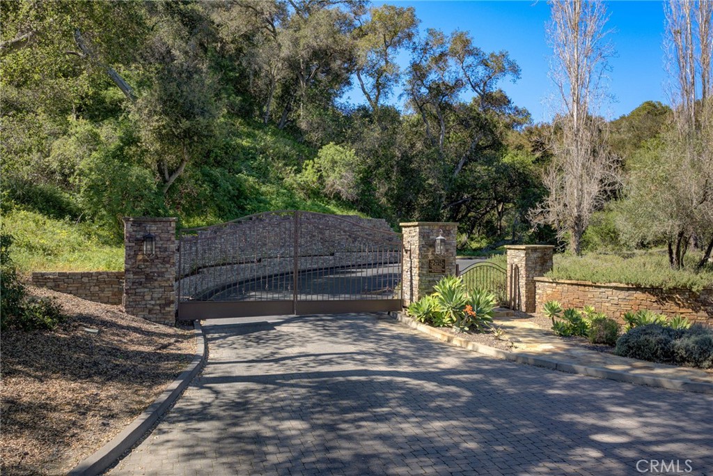 250 Mission Springs Road Arroyo Grande, CA 93420 - Photo 71 of 73 a view of a barn in the middle of a yard