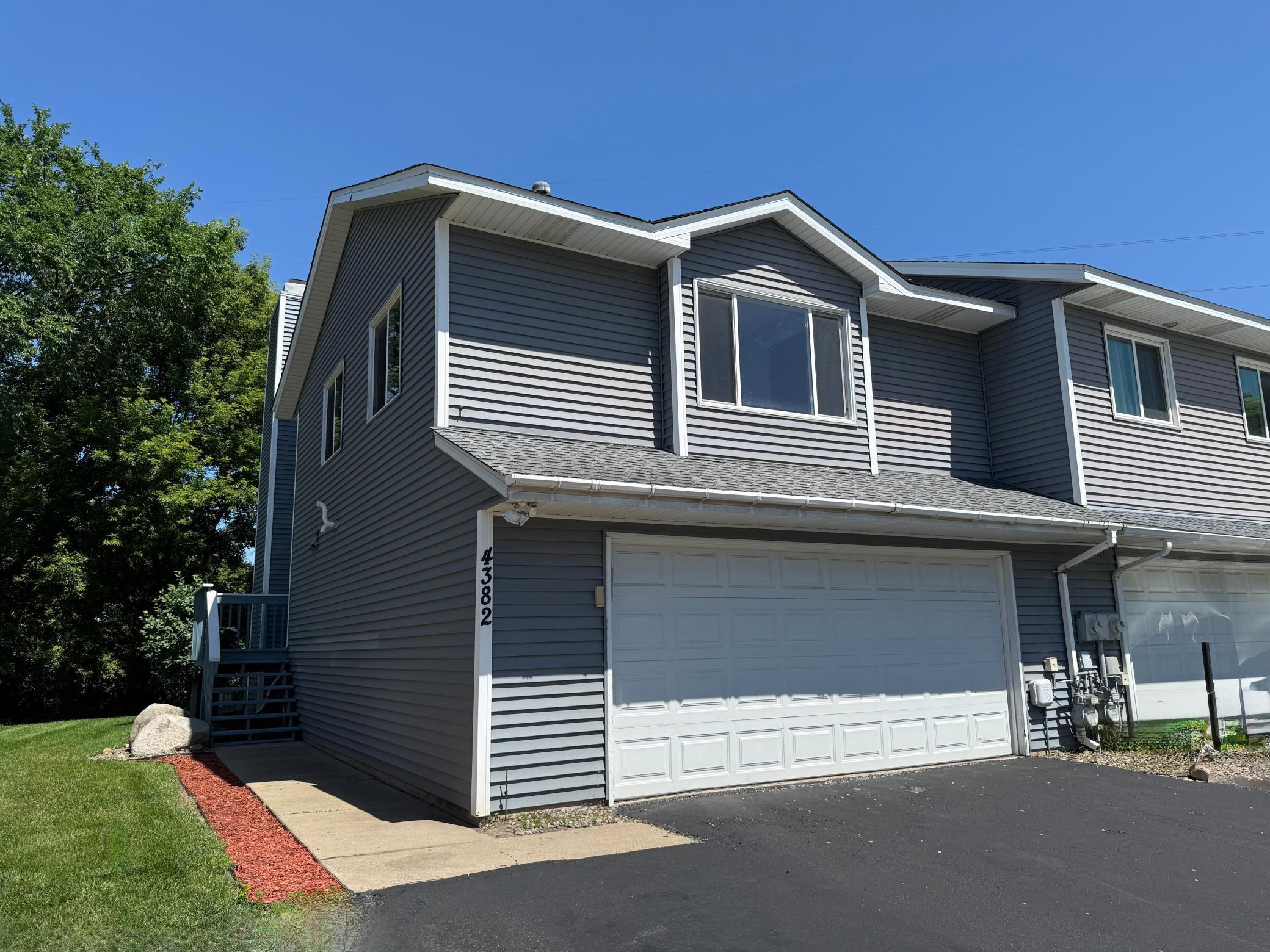 4382 Cinnamon Ridge Trail Eagan, MN 55122 - Photo 2 of 28 Gallery Image 2