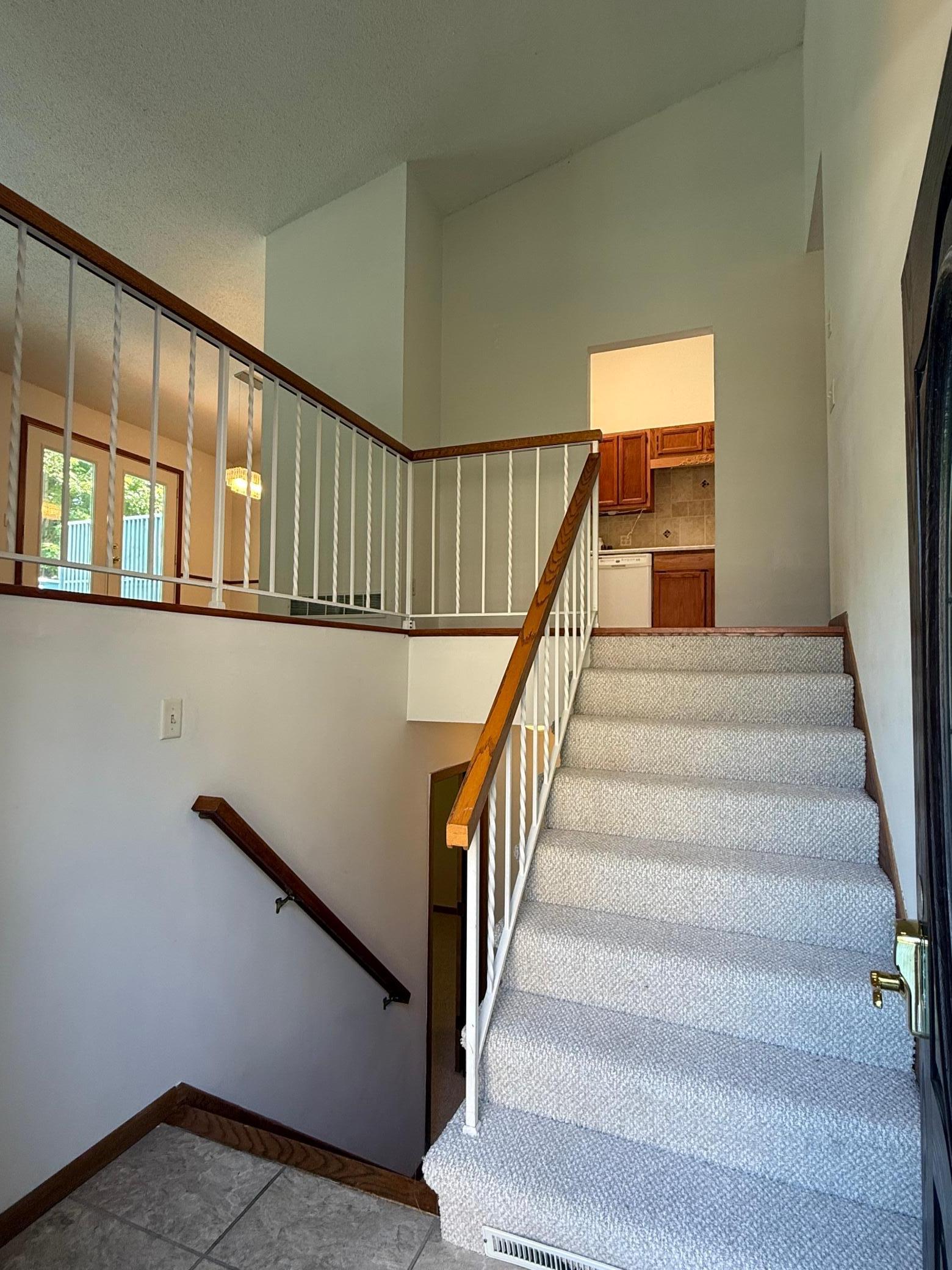 4382 Cinnamon Ridge Trail Eagan, MN 55122 - Photo 4 of 28 Gallery Image 4