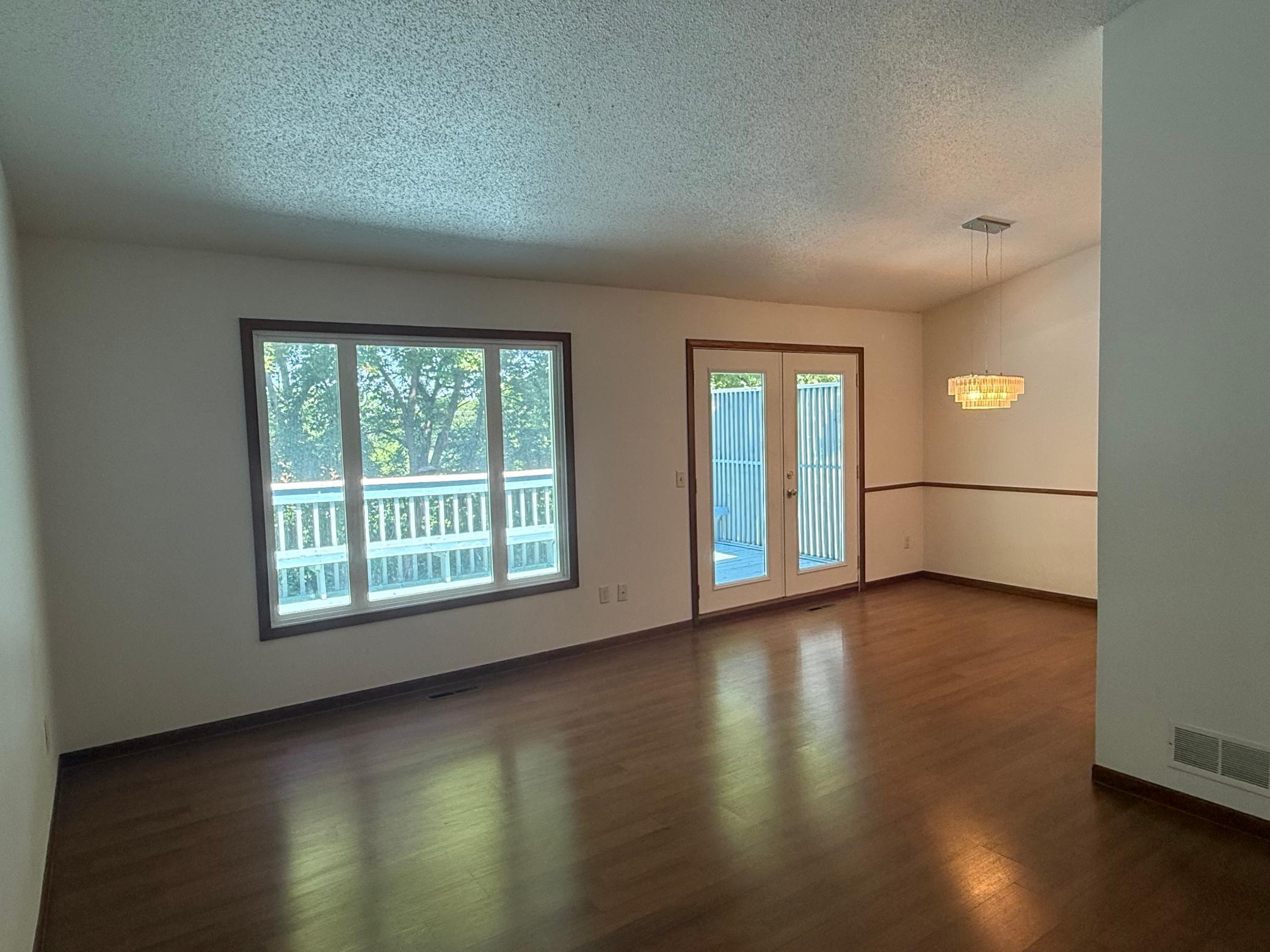 4382 Cinnamon Ridge Trail Eagan, MN 55122 - Photo 6 of 28 Gallery Image 6