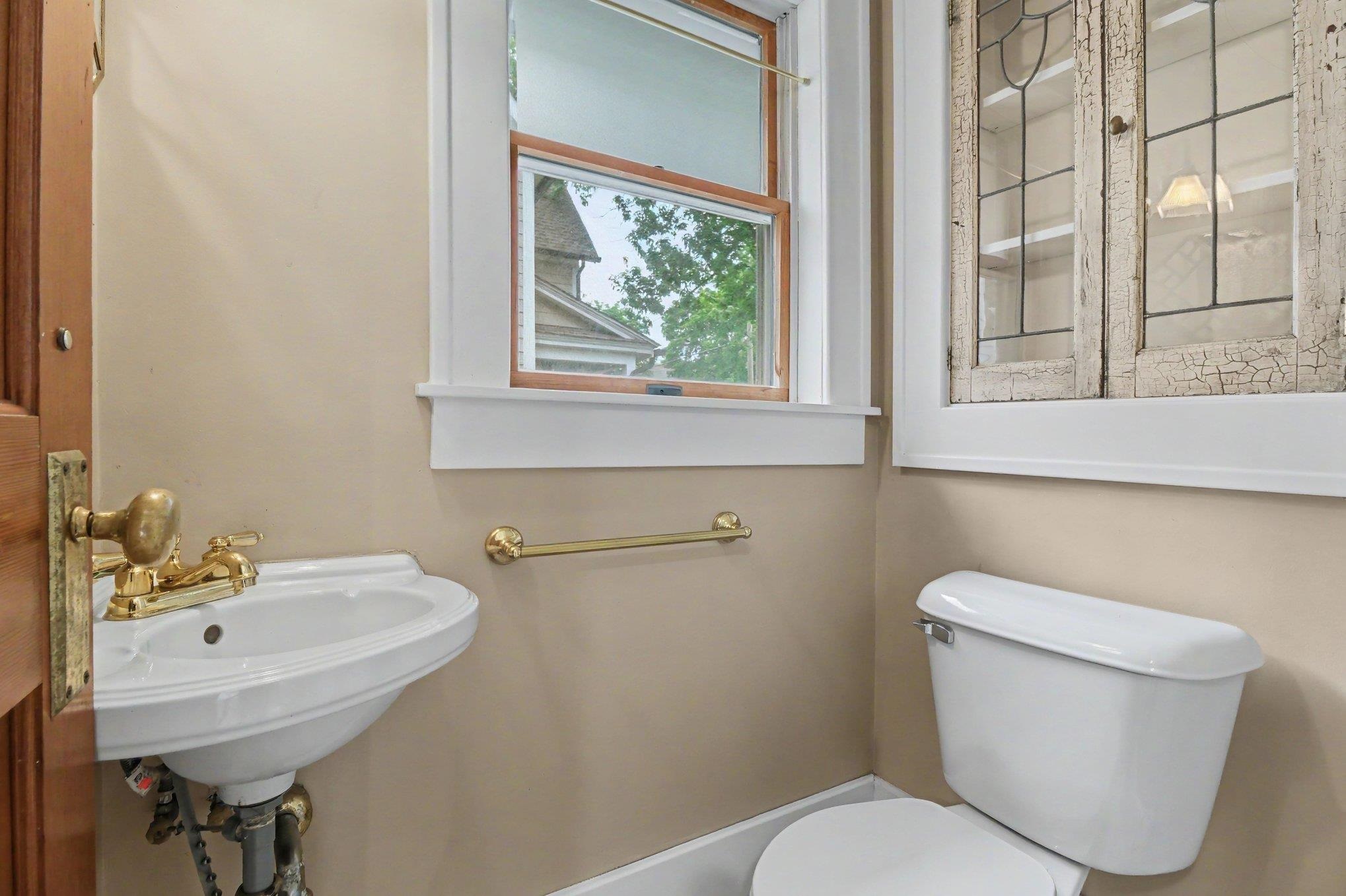 127 Drace Street Rochester, MI 48307 - Photo 8 of 20 50213291-8db1c381-9e53-494f-9010-6e5521d00e26.JPG