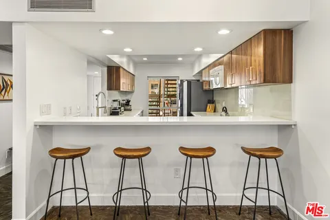 $389,000 | 277 East Alejo Road, Unit 101, Palm Springs, CA 92262
