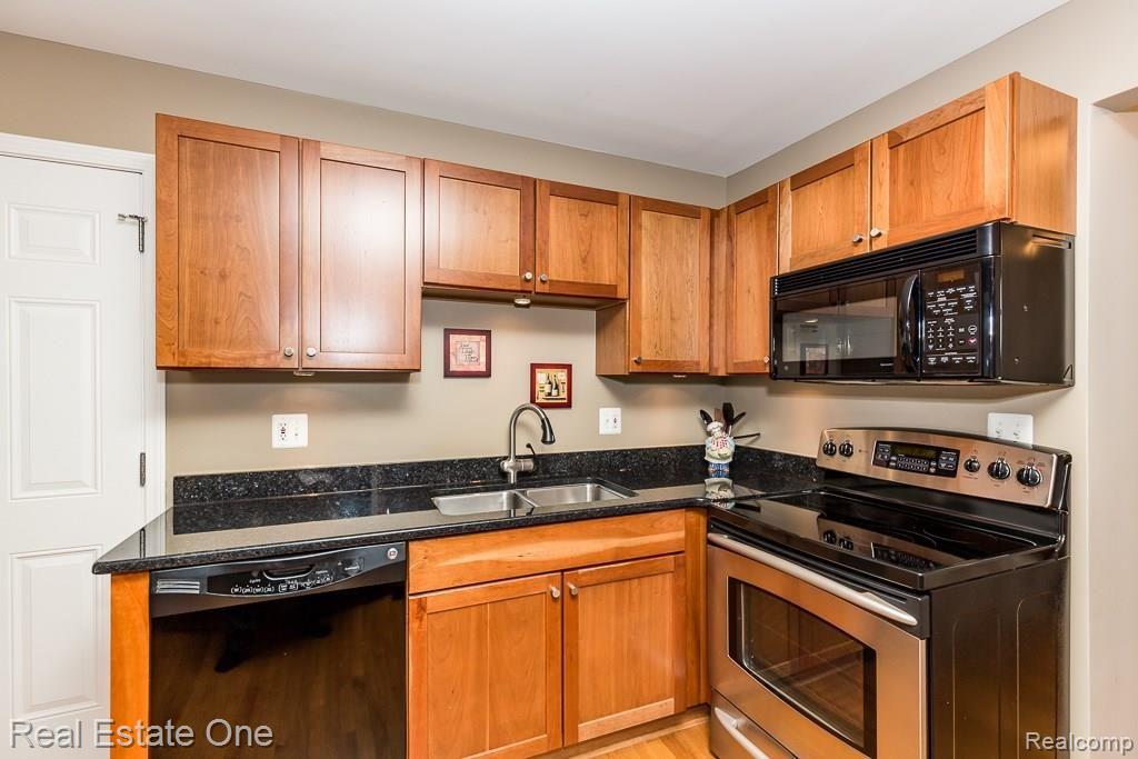 772 Dressler Lane Rochester Hills, MI 48307 - Photo 4 of 23