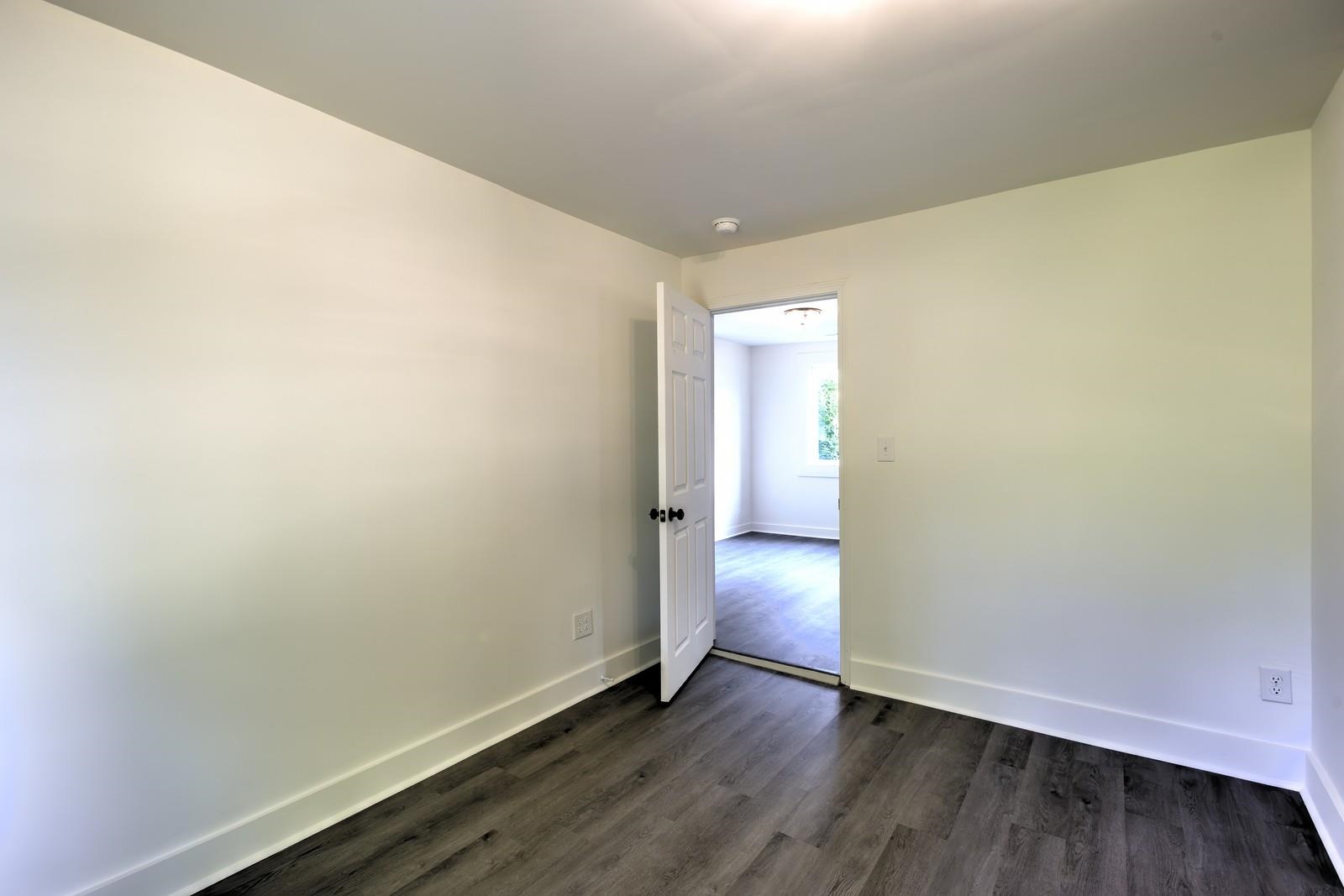 531 West Rutledge Avenue Gaffney, SC 29341 - Photo 17 of 26 Gallery Image 17