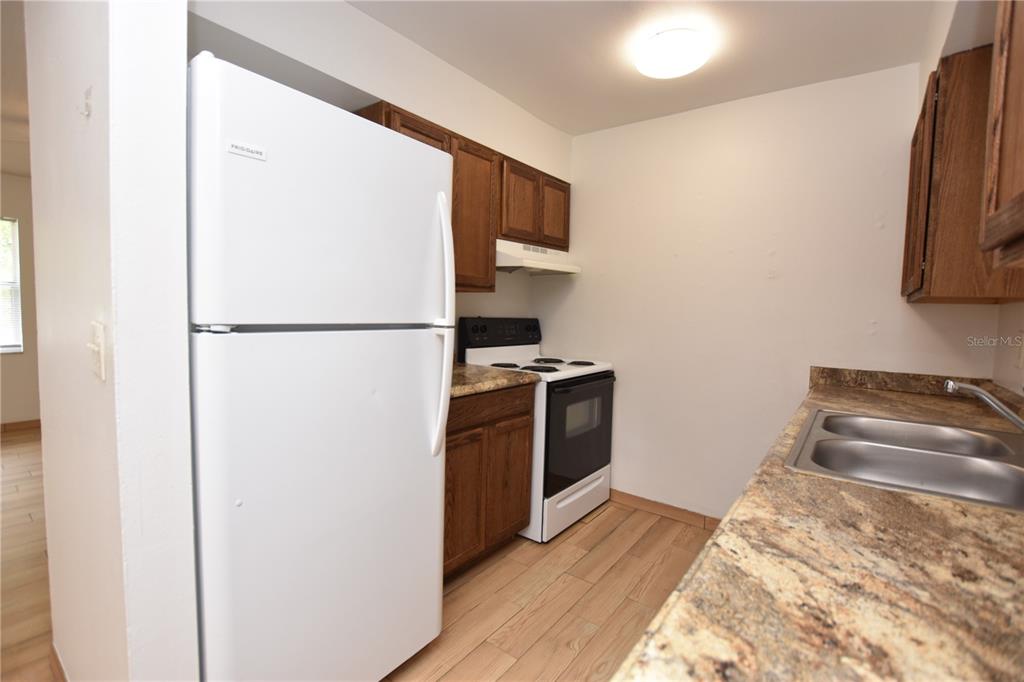 613 Robin Road, Unit 5 Lakeland, FL 33803 - Photo 8 of 18