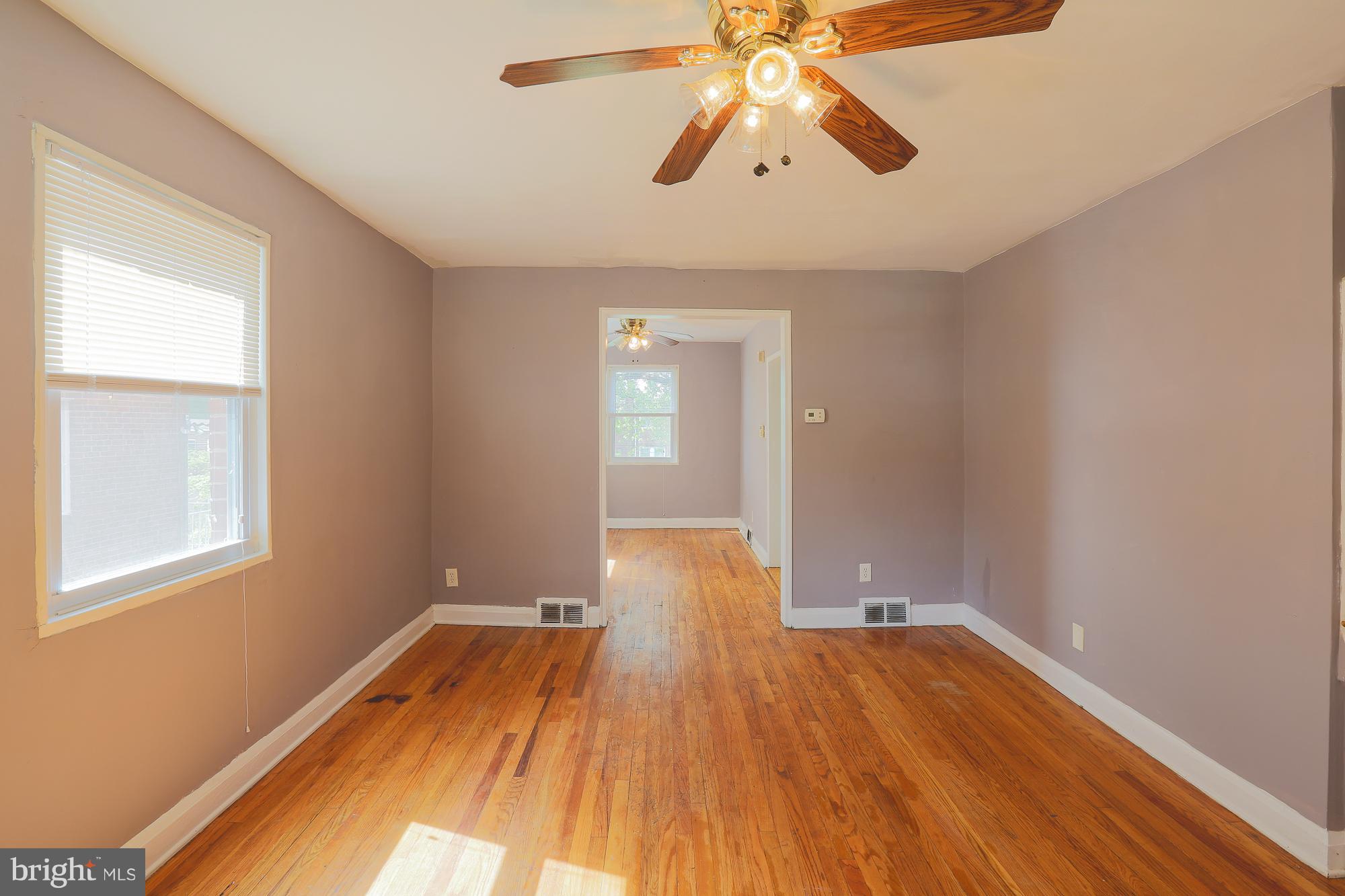 3919 Rokeby Road Baltimore, MD 21229 - Photo 3 of 26 Living Room